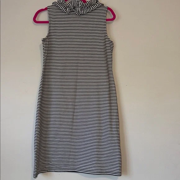 Talbots NWT Sp black and white dress with pretty ruffles at the v-neck. - Picture 2 of 7